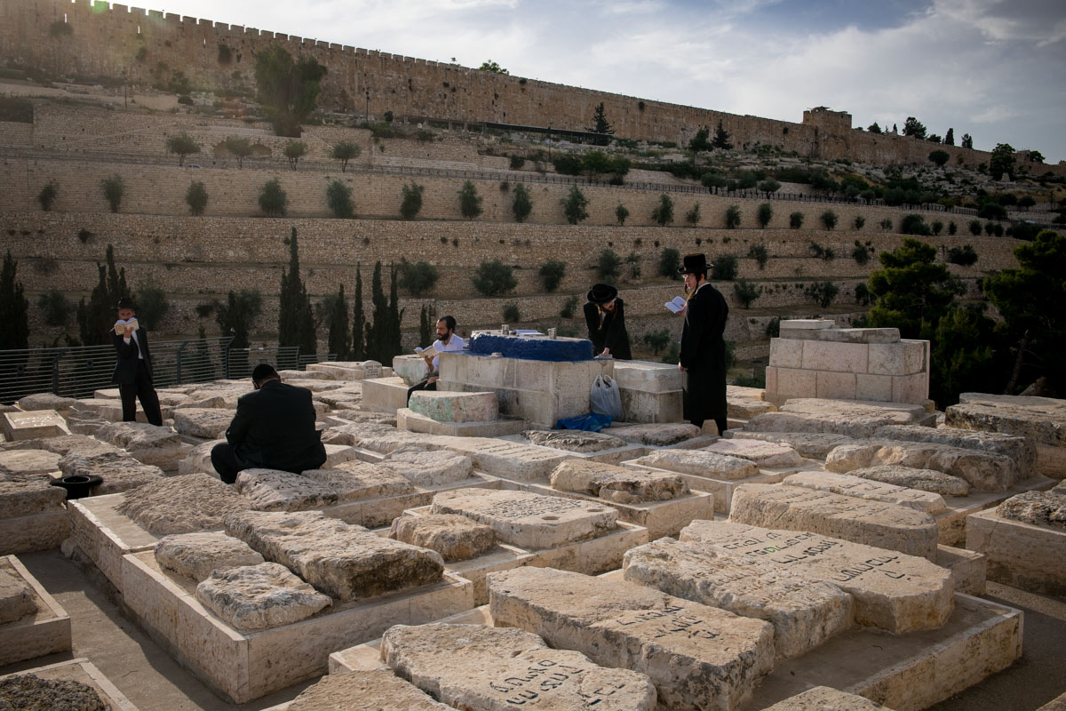 The Rabbi's Grave